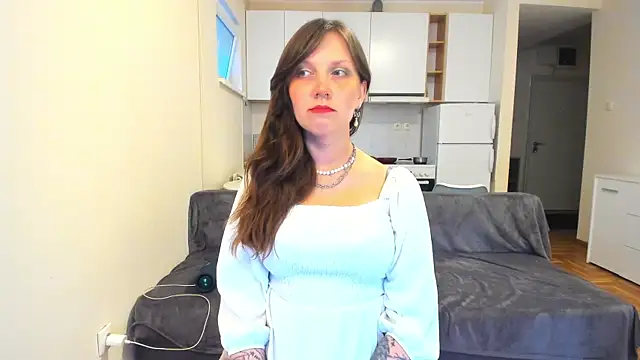 Snapshot of StacyTigerr chatting on March 5, 5:18 am StacyTigerr online show from March 5, 5:18 am