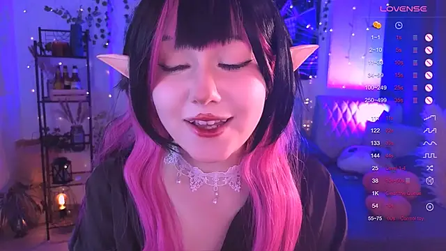 Snapshot of IrmaBell chatting on October 29, 9:05 pm IrmaBell online show from October 29, 9:05 pm