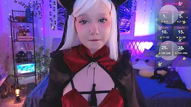 Snapshot of IrmaBell chatting on November 30, 3:43 am IrmaBell online show from November 30, 3:43 am