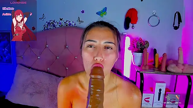 Snapshot of brenda_moris01 chatting on February 11, 3:29 am brenda moris01 online show from February 11, 3:29 am