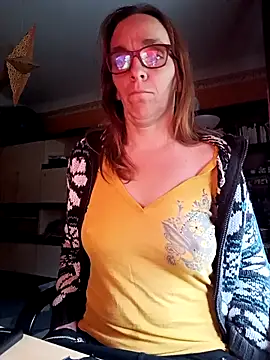 Dettybitch40 online show from October 5, 7:50 am