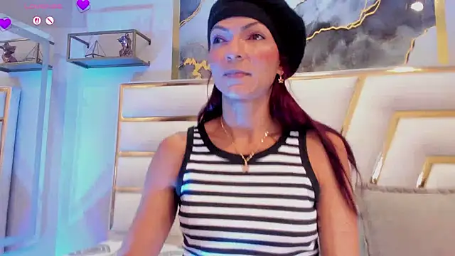 HannaPetit online show from April 10, 7:07 pm