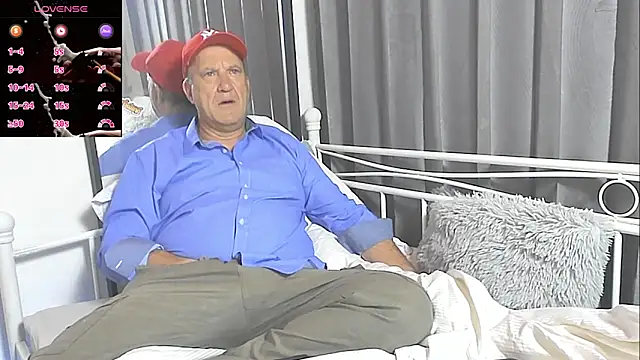 Snapshot of openminddaddy chatting on February 22, 4:40 am openminddaddy online show from February 22, 4:40 am