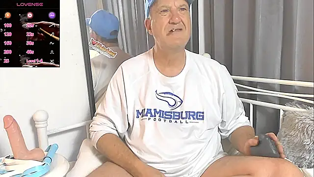 Snapshot of openminddaddy chatting on February 23, 5:56 am openminddaddy online show from February 23, 5:56 am