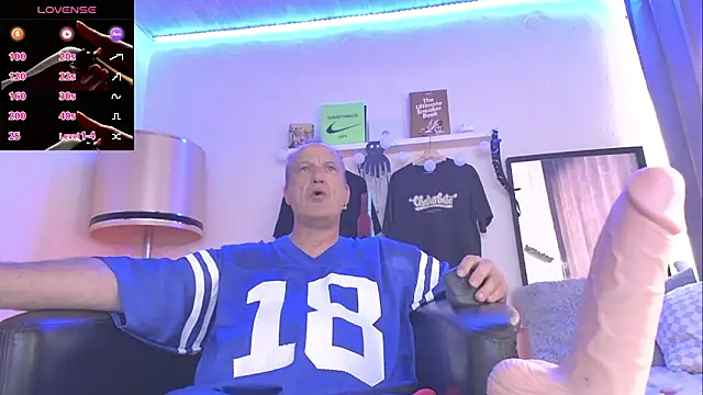 Snapshot of openminddaddy chatting on March 15, 4:32 pm openminddaddy online show from March 15, 4:32 pm