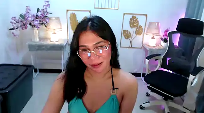 Snapshot of Asian_flabby chatting on December 30, 10:34 pm Asian flabby online show from December 30, 10:34 pm