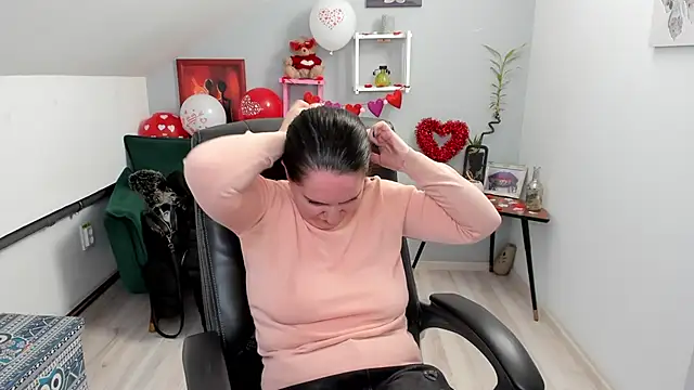 Snapshot of ChloeHottyX chatting on February 13, 10:55 am ChloeHottyX online show from February 13, 10:55 am