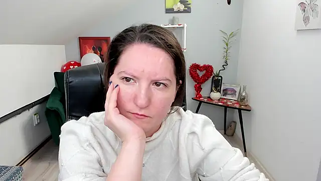 Snapshot of ChloeHottyX chatting on February 15, 3:42 am ChloeHottyX online show from February 15, 3:42 am