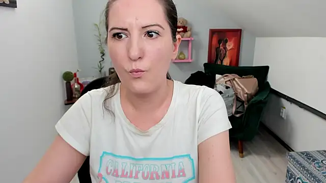 Snapshot of ChloeHottyX chatting on March 19, 10:55 am ChloeHottyX online show from March 19, 10:55 am