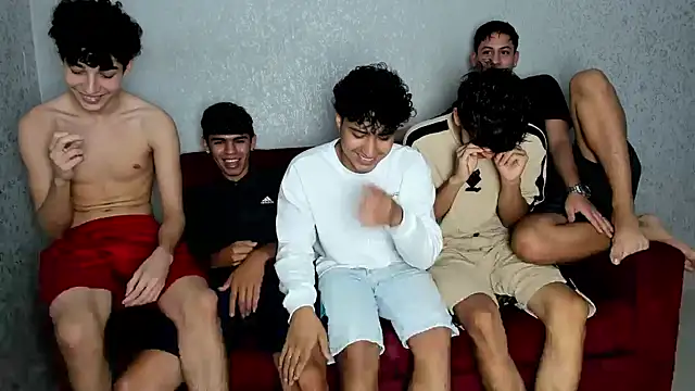 pelusos mens online show from February 3, 8:24 pm