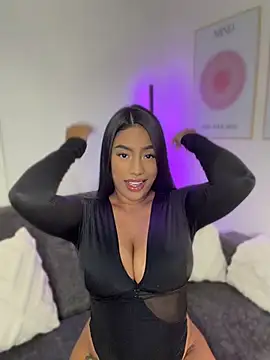 Snapshot of Sara_mocca_ chatting on August 7, 7:27 pm Sara mocca online show from August 7, 7:27 pm