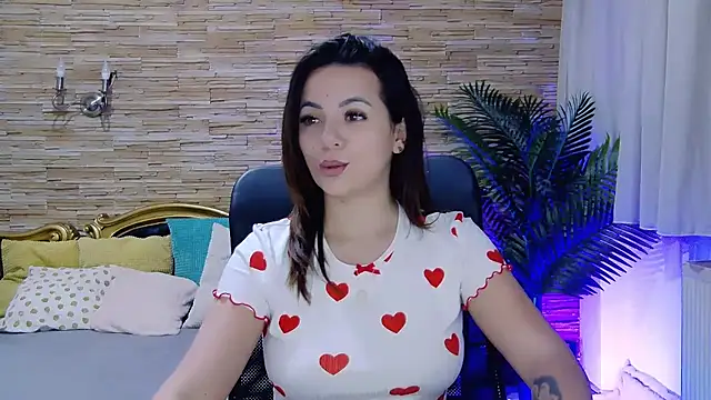 Snapshot of PlayfulElla chatting on February 26, 6:15 am PlayfulElla online show from February 26, 6:15 am