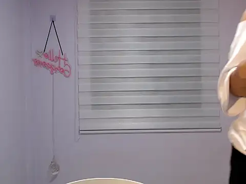 Snapshot of Miss_Ivanawolf chatting on April 10, 12:21 pm Miss Ivanawolf online show from April 10, 12:21 pm