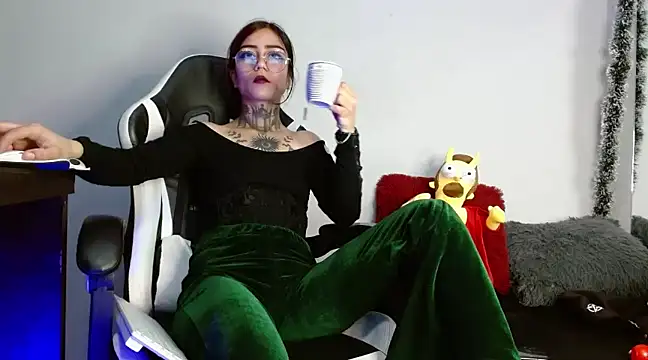 Snapshot of Ardat_Lili69 chatting on December 19, 12:45 pm Ardat Lili69 online show from December 19, 12:45 pm