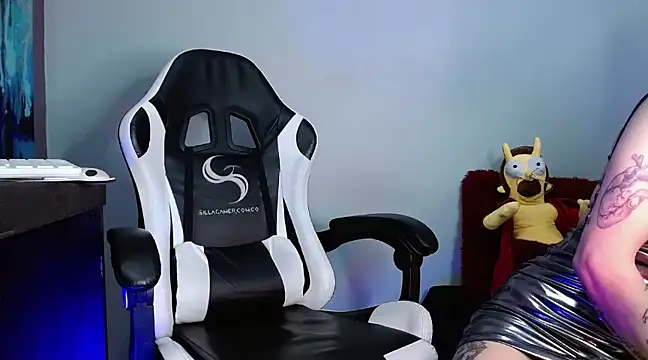 Snapshot of Ardat_Lili69 chatting on December 20, 4:25 pm Ardat Lili69 online show from December 20, 4:25 pm