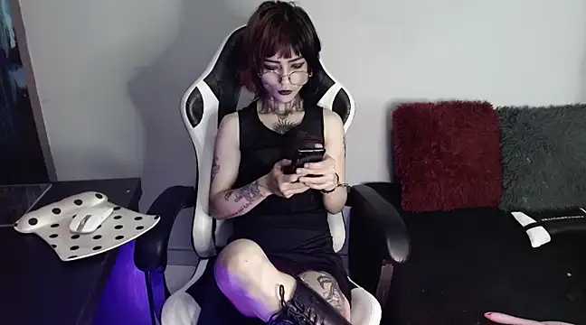 Snapshot of Ardat_Lili69 chatting on January 10, 12:47 pm Ardat Lili69 online show from January 10, 12:47 pm