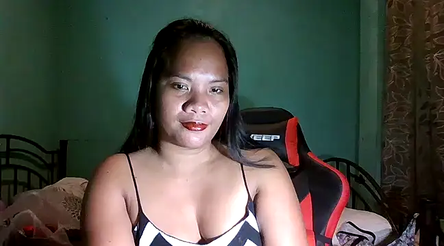 Snapshot of lexilicious_69 chatting on February 8, 10:29 am lexilicious 69 online show from February 8, 10:29 am