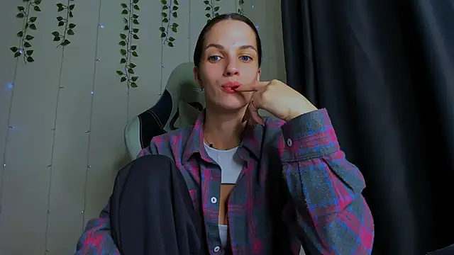 Snapshot of KarlaSim chatting on November 1, 8:55 pm KarlaSim online show from November 1, 8:55 pm