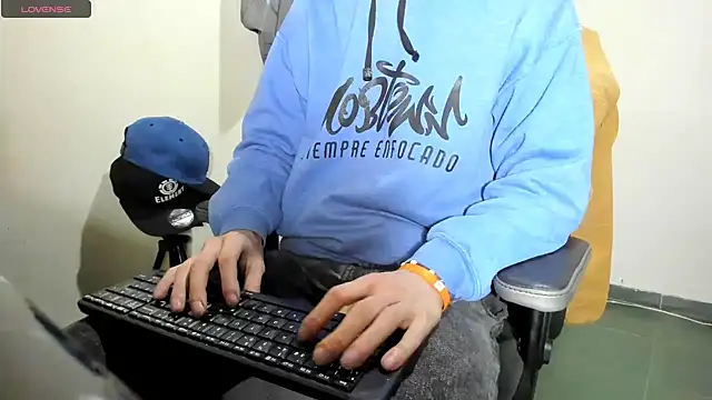 Snapshot of Jeff_Walton@xh chatting on February 1, 4:46 am Jeff Waltonxh online show from February 1, 4:46 am