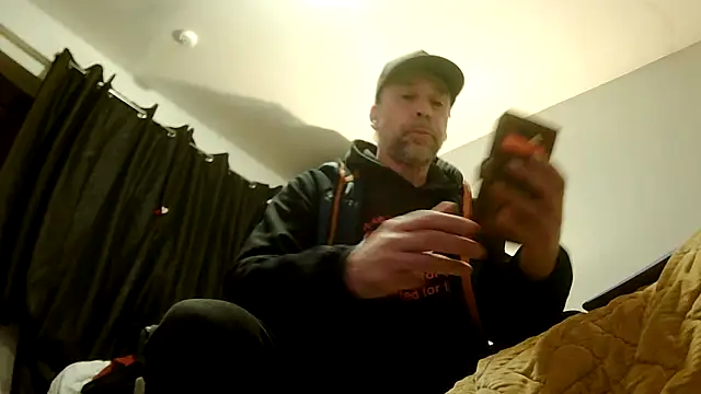 Snapshot of Wolfeman74 chatting on February 24, 5:55 pm Wolfeman74 online show from February 24, 5:55 pm