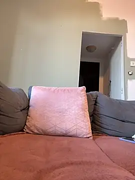 Snapshot of Daisy_Michto_Officiel chatting on October 6, 6:44 am Daisy Michto Officiel online show from October 6, 6:44 am