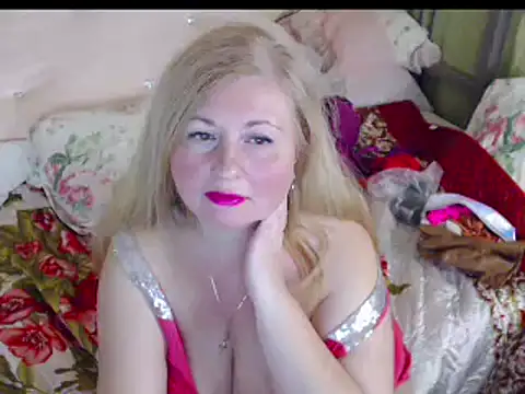 Snapshot of BustyDonnaSexyy chatting on February 17, 10:14 pm BustyDonnaSexyy online show from February 17, 10:14 pm