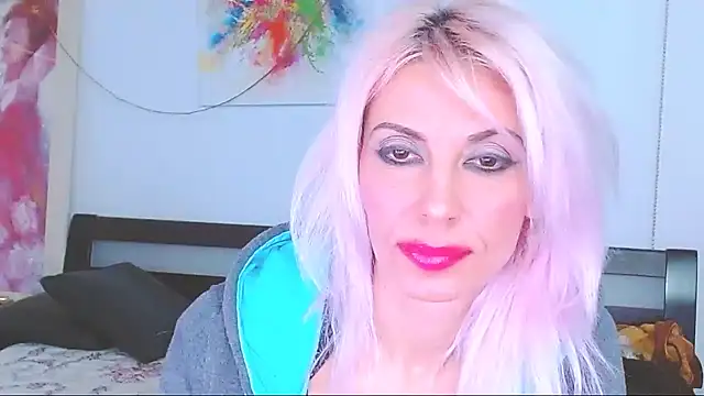 Snapshot of HoneyLara chatting on March 1, 5:31 am HoneyLara online show from March 1, 5:31 am