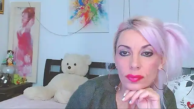 Snapshot of HoneyLara chatting on October 27, 9:19 pm HoneyLara online show from October 27, 9:19 pm