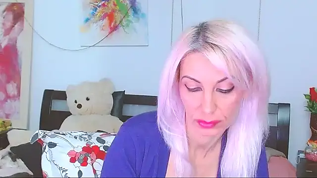 Snapshot of HoneyLara chatting on November 3, 10:32 pm HoneyLara online show from November 3, 10:32 pm