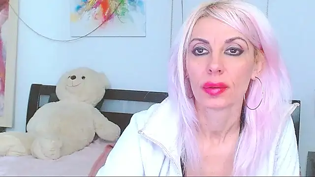 Snapshot of HoneyLara chatting on December 3, 8:23 am HoneyLara online show from December 3, 8:23 am