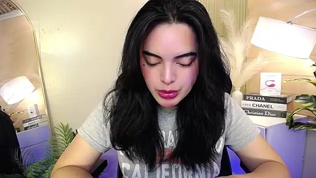 HotstuffCherrySummer online show from January 17, 6:57 am