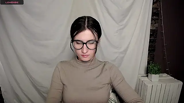 MaryEm976 online show from December 6, 11:54 am