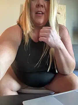 JESS LOVES online show from March 9, 4:00 pm