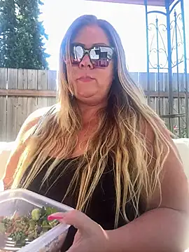 Snapshot of JESS_LOVES chatting on June 18, 11:53 pm JESS LOVES online show from June 18, 11:53 pm