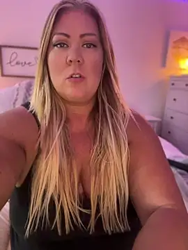 Snapshot of JESS_LOVES chatting on August 5, 7:06 pm JESS LOVES online show from August 5, 7:06 pm