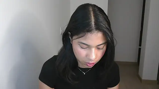 dark enchantress  online show from December 16, 12:15 am