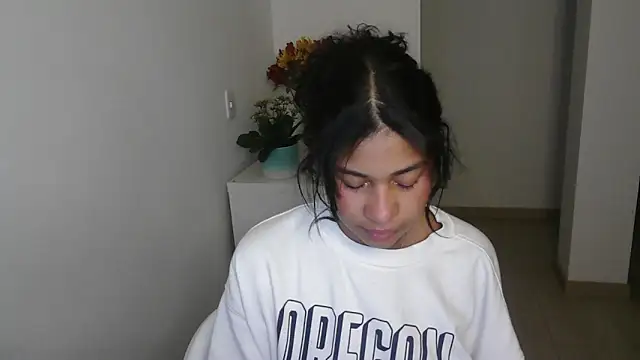 dark enchantress  online show from January 21, 12:04 am