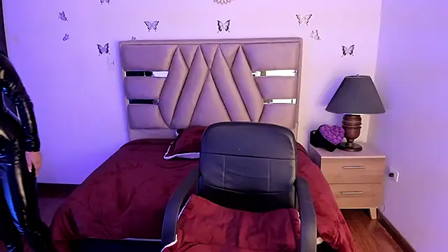 Snapshot of cristie_ortiz chatting on February 4, 1:13 am cristie ortiz online show from February 4, 1:13 am