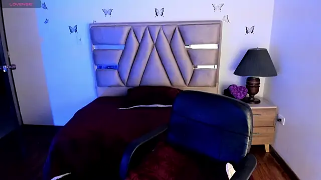 Snapshot of cristie_ortiz chatting on February 20, 3:45 am cristie ortiz online show from February 20, 3:45 am