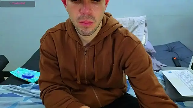 Snapshot of Matiashorney chatting on October 29, 2:03 am Matiashorney online show from October 29, 2:03 am