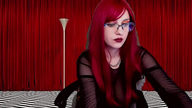 Snapshot of RoseBlooom chatting on March 9, 3:32 am RoseBlooom online show from March 9, 3:32 am