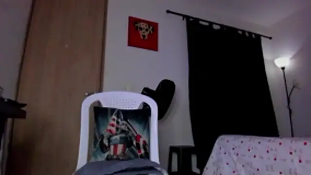 Snapshot of Cloudy_pigDude chatting on May 20, 4:51 am Cloudy pigDude online show from May 20, 4:51 am