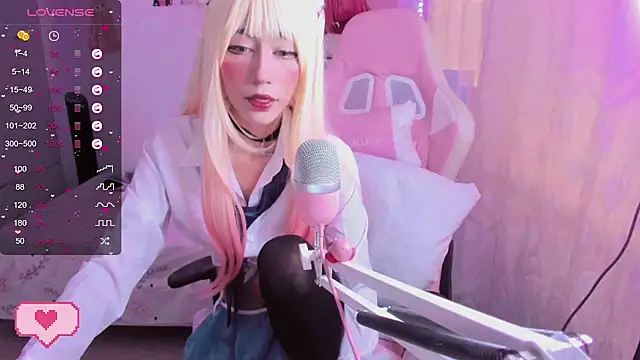 mia kawaii05 online show from February 12, 6:30 pm