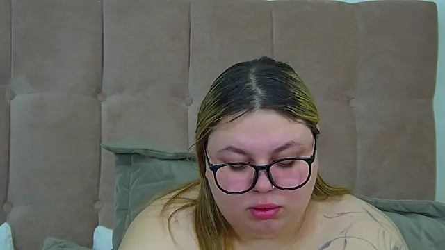 LillianKim online show from February 25, 6:17 pm