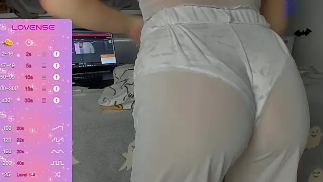 92yourbitch922 online show from March 13, 7:20 pm