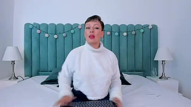 marianaaguii online show from January 5, 12:21 pm