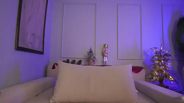 Snapshot of Lauraxx69 chatting on January 4, 10:38 am Lauraxx69 online show from January 4, 10:38 am