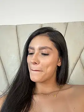 Lauraxx69 online show from July 12, 8:05 am