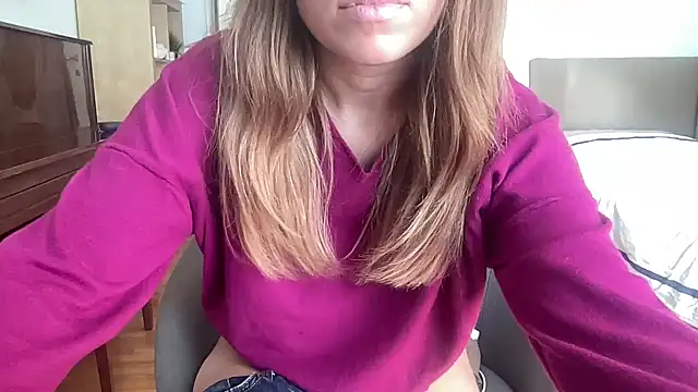 Snapshot of Mollyy998 chatting on October 5, 2:37 pm Mollyy998 online show from October 5, 2:37 pm