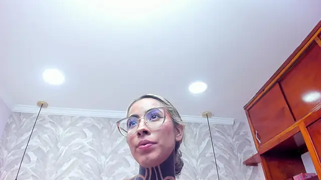 NicoleBlum online show from January 14, 8:04 pm